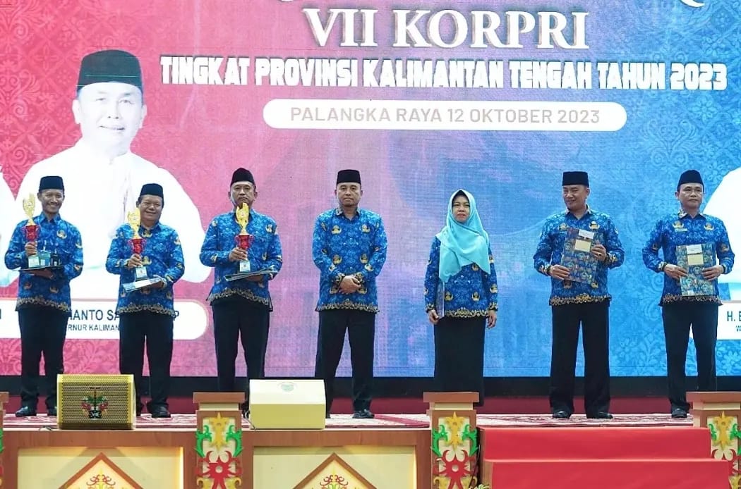 Sekwan DPRD H. Pajarudinnoor Raih Juara Narahubung Kafilah Terbaik Kedua