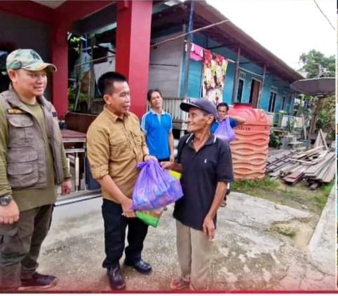 Peduli Warga Yang Musibah, Pemkab Mura Salurkan Sembako  Di Kecamatan